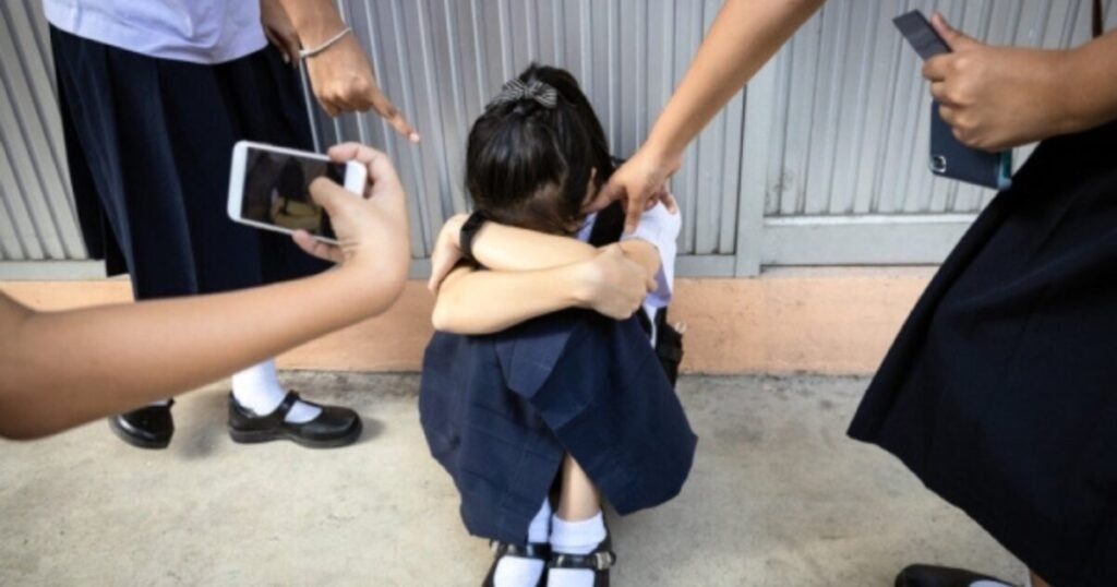 Netizens Shocked At Sheer Number Of School "Bullies" Rejected By Korean Universities