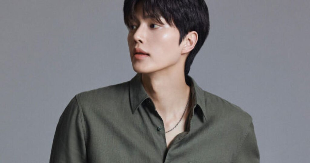 Actor Song Kang Selected As Model For Korea’s Leading Casual Wear Brand Actor Song Kang Selected As Model For Korea's Leading Casual Wear Brand