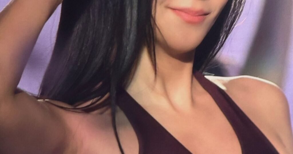 BLACKPINK's Jisoo Shocks With "American Style" Tan Skin And Makeup