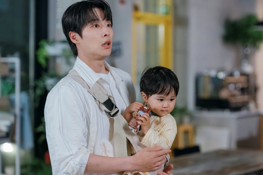 Bae In Hyuk Is New To The Parenting World In New Drama "Our Universe"