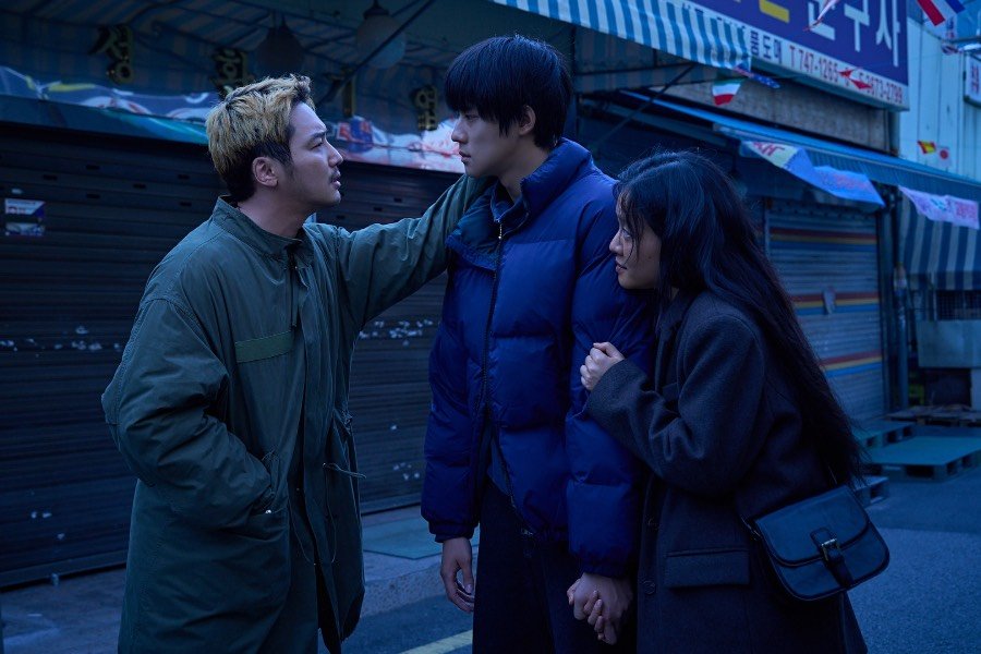 Go Ah Sung, Moon Sang Min, And Byun Yo Han Become Each Other’s Quiet Light In New Film “Pavane”