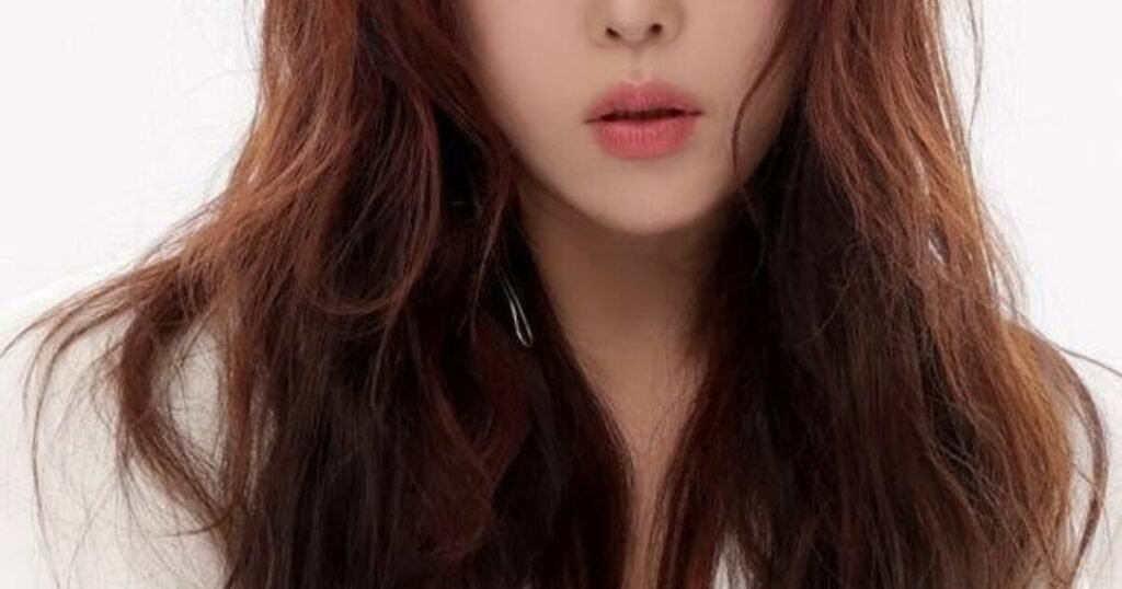 JTBC Show Unveils Female Singer’s Affair With Married Man, She Responds Through Social Media