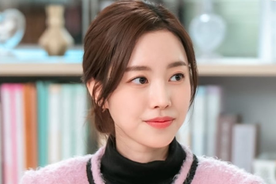 Jin Se Yeon Dishes On Her "Recipe For Love" Character, Reuniting With Park Ki Woong, And More