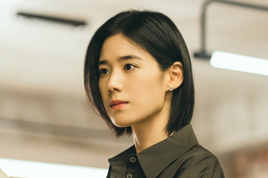 Jung Eun Chae Talks About Why She Chose To Star In "Honour," Her Character, And More