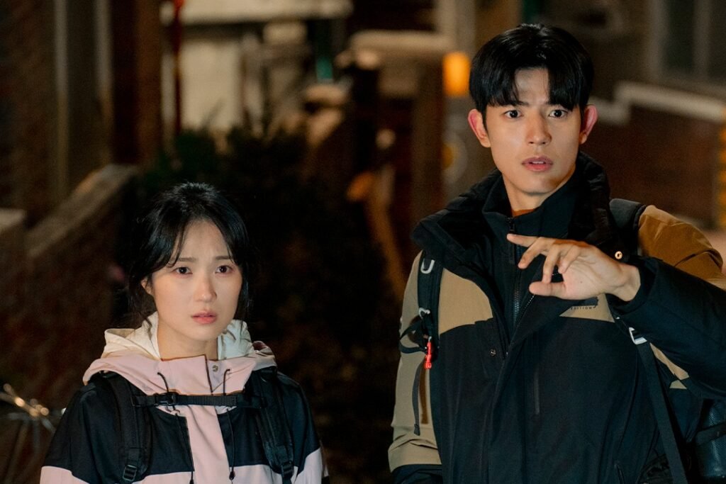 Kim Hye Yoon And Lomon Face Unexpected Visitors At Night In "No Tail To Tell"