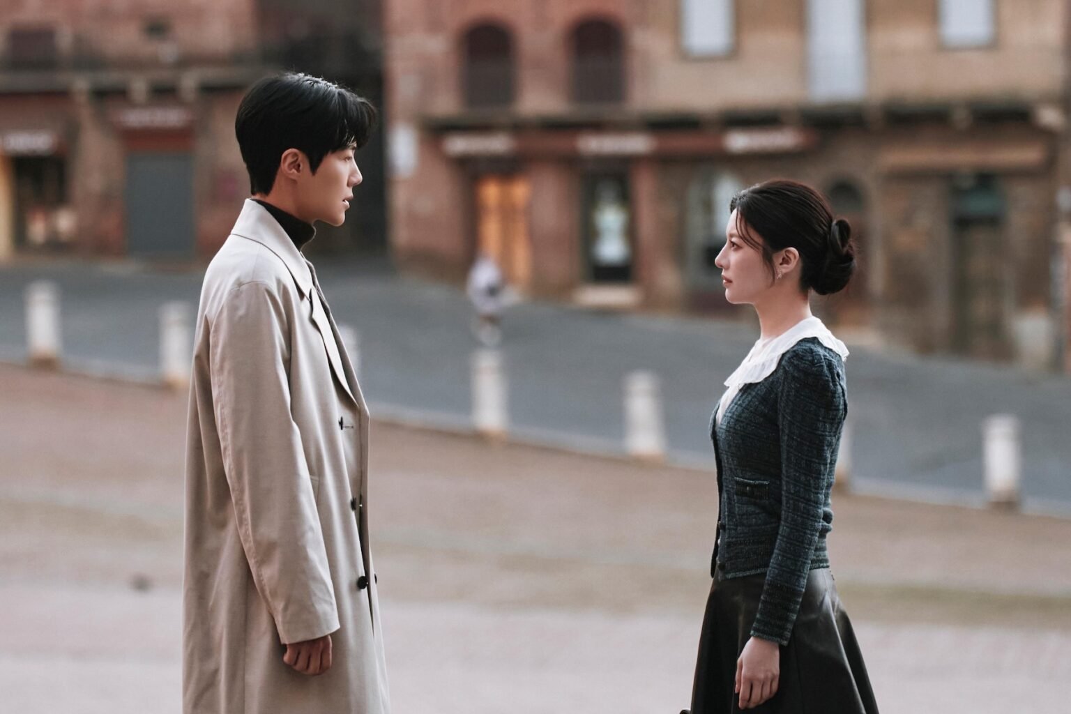 Kim Seon Ho And Go Youn Jung's Romance Spans Different Countries In "Can This Love Be Translated?"