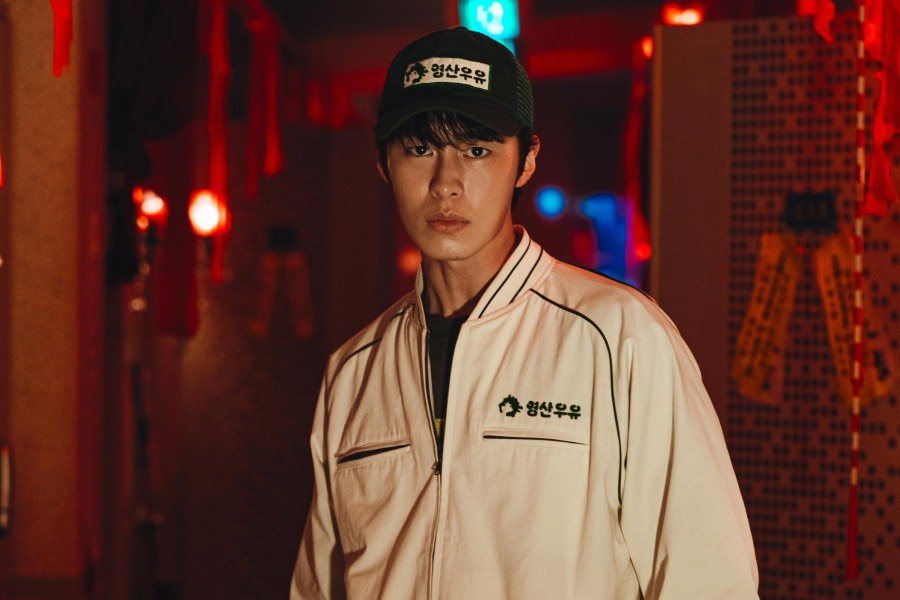 Lee Jae Wook Takes A High-Paying Job That Turns Into A Nightmare In “Dead-End Job”