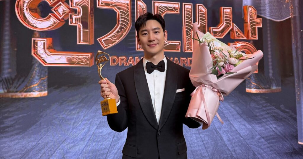 Lee Je Hoon Tells All About Being The Star In Mega Series "Taxi Driver"