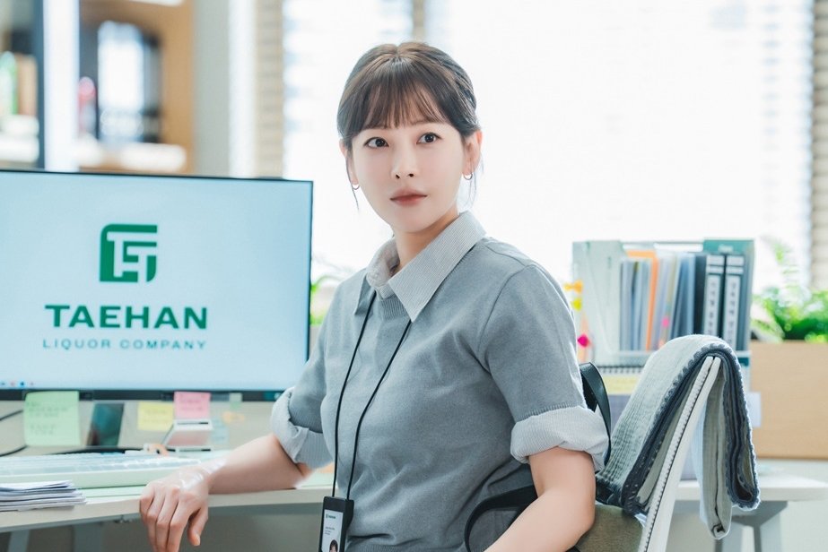 Oh Yeon Seo Dishes On Her Chemistry With Choi Jin Hyuk In New Rom-Com Drama "Positively Yours"