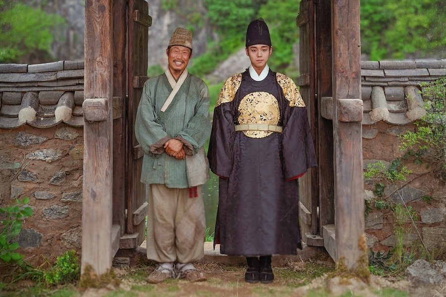 Park Ji Hoon And Yoo Hae Jin Build An Unlikely Friendship In "The King's Warden" Posters