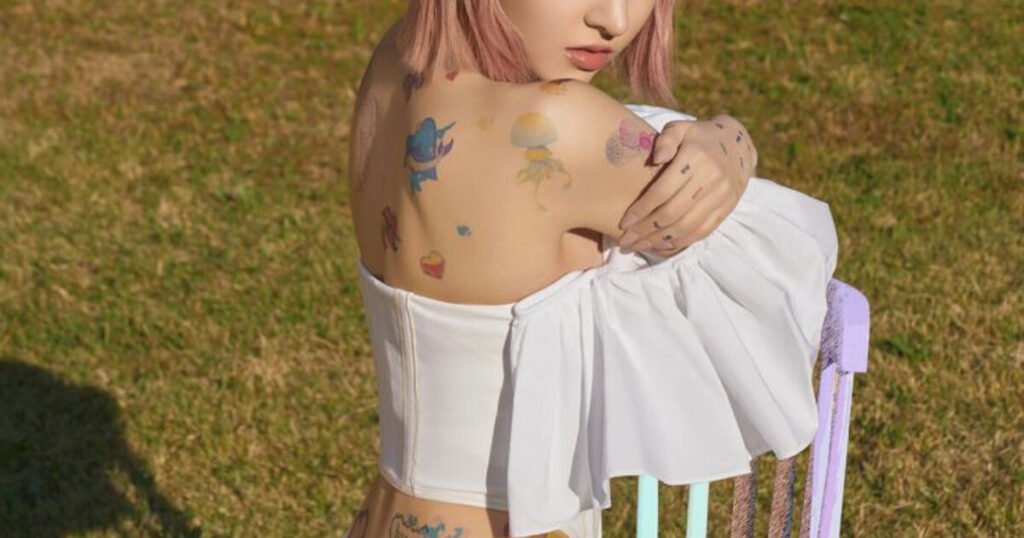 Popular Fourth-Gen Female Idol Calls Out Haters On Live Broadcast