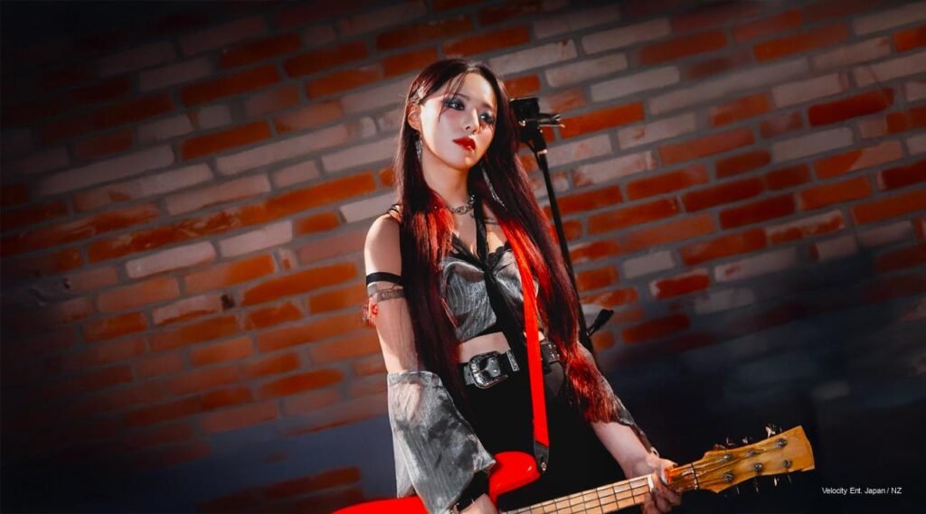 Rolling Quartz Hyunjung D-2 teaser for Romantist single, sultry rock romance vibe.