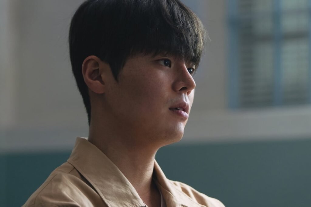 Ryeoun Transforms Into A Serial Killer Whose Emotions Are Impossible To Read In New Drama "Bloody Flower"