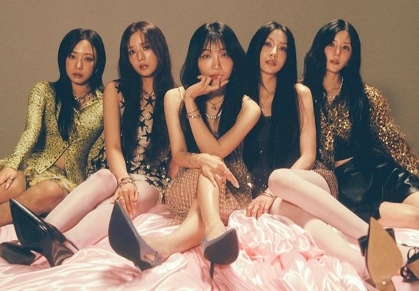 Song Review: Apink – Love Me More Song Review: Apink – Love Me More