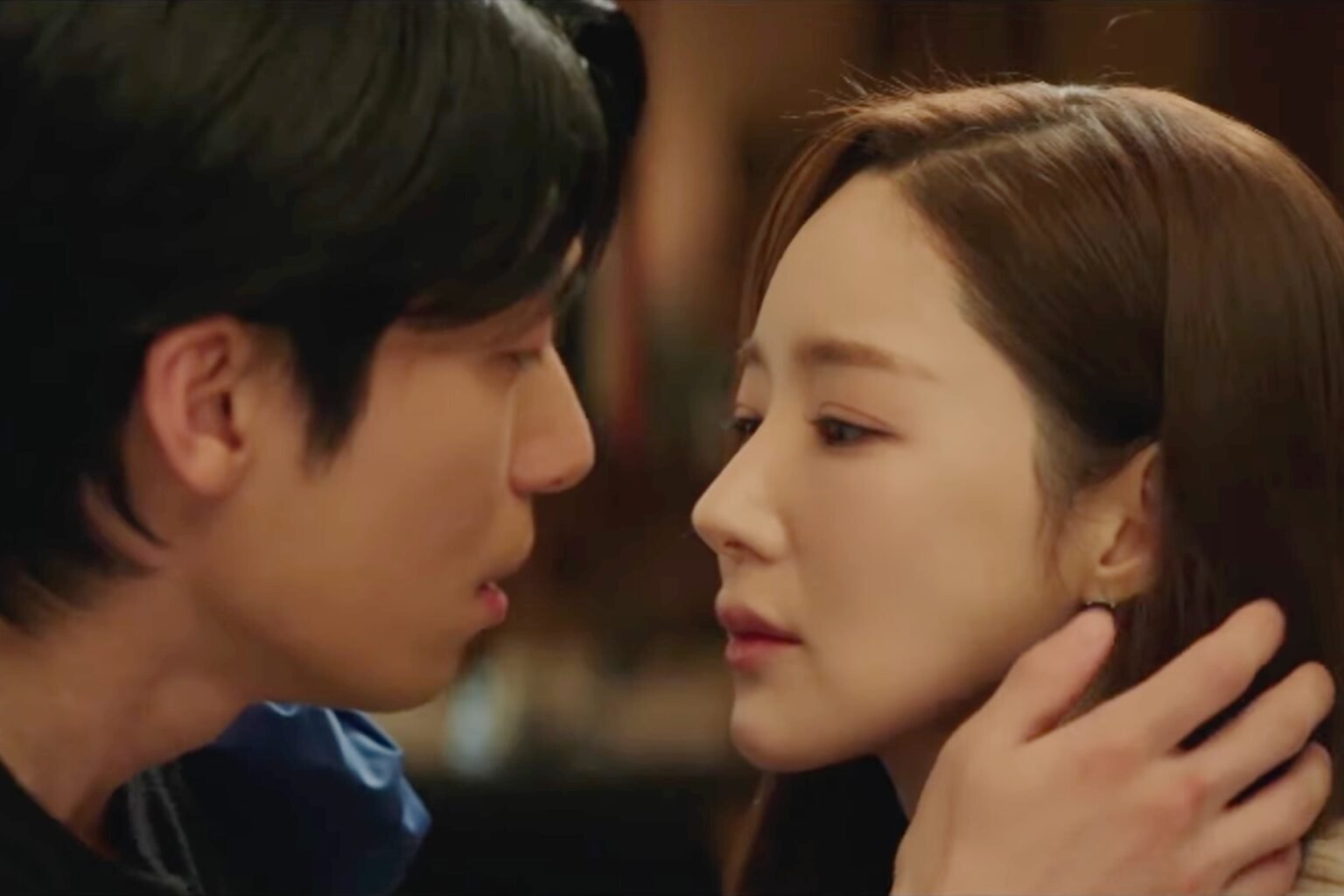 Watch: Wi Ha Joon Falls For Park Min Young While Investigating Her In Suspenseful Teaser For “Siren’s Kiss” Watch: Wi Ha Joon Falls For Park Min Young While Investigating Her In Suspenseful Teaser For "Siren's Kiss"