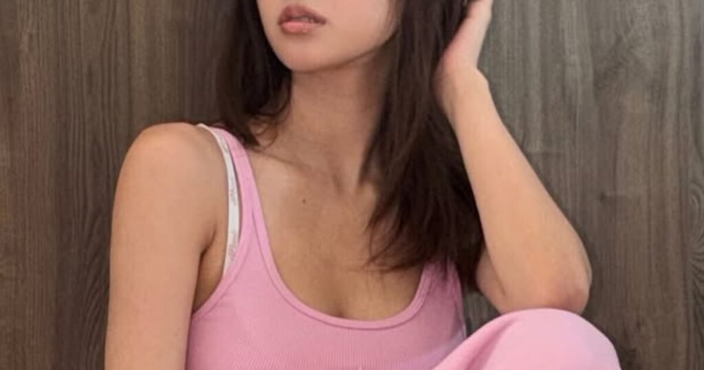 5th Gen Idol Gains Attention For Hourglass Figure In Bikini Photos