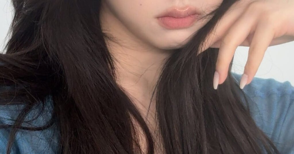 Active Girl Group Member Wants To Work Part-Time Jobs Despite Her Full-Fledged Idol Career Active Girl Group Member Wants To Work Part-Time Jobs Despite Her Full-Fledged Idol Career