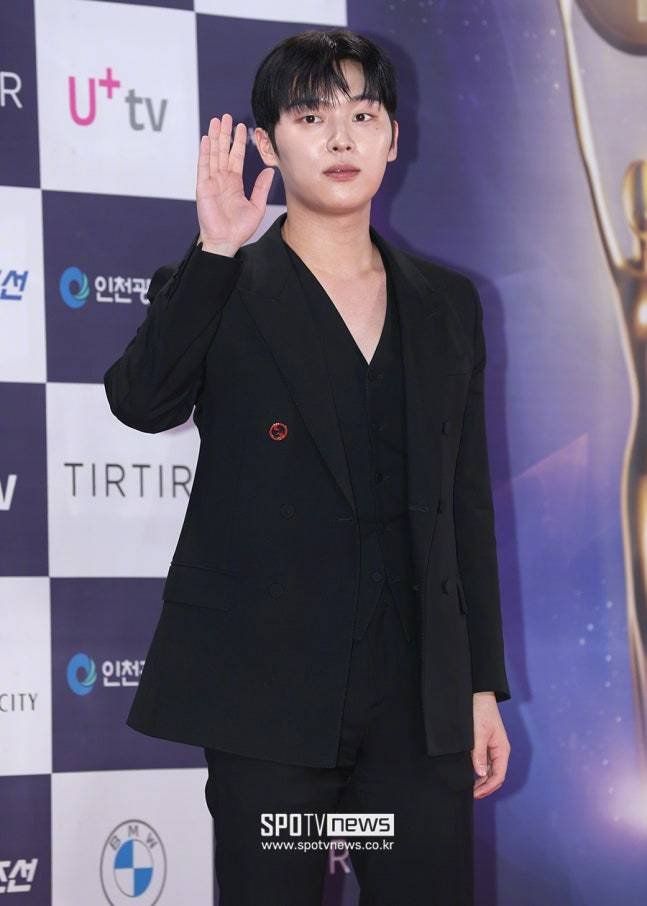 Choi Hyun Wook Joins Fantasy K-drama Soul Starring Kang Dong Won and Kim Go Eun From the Screenwriter of Queen of Tears and Crash Landing on You Choi Hyun Wook Joins Fantasy K-drama Soul Starring Kang Dong Won and Kim Go Eun From the Screenwriter of Queen of Tears and Crash Landing on You