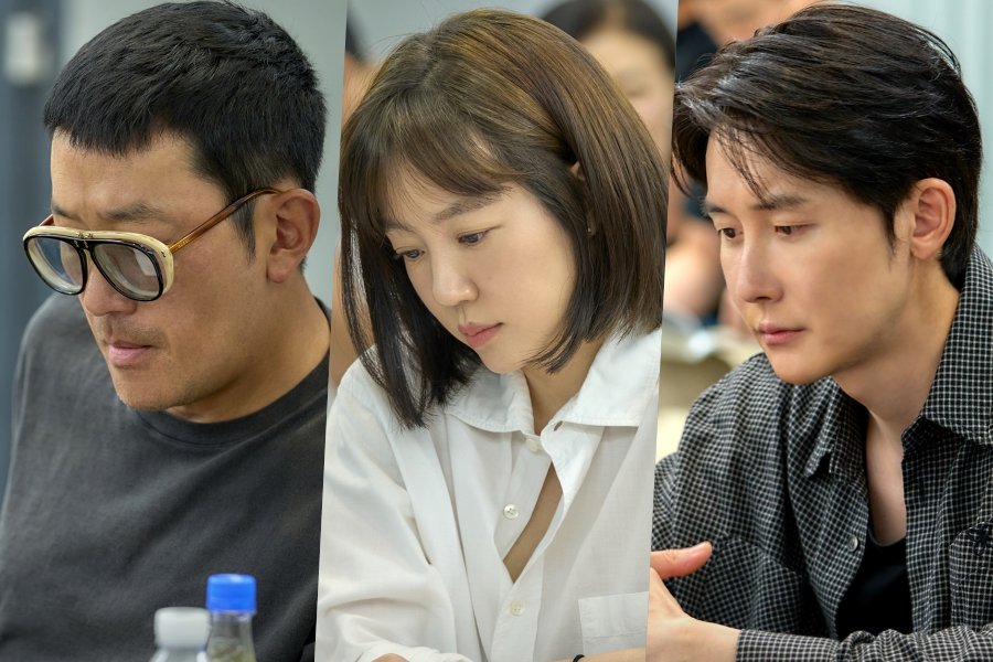 Ha Jung Woo, Im Soo Jung, And Kim Jun Han's New Drama "Mad Concrete Dreams" Confirms Premiere Date With Glimpse Of Script Reading
