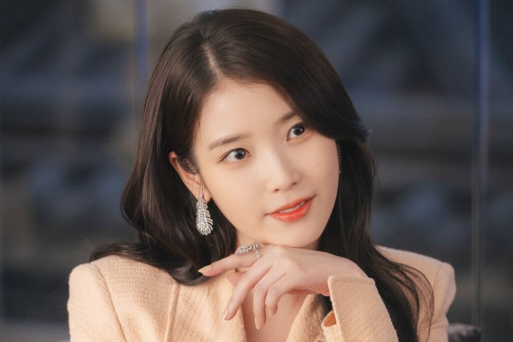 IU Is A Chaebol Heiress Who Marries Prince Byeon Woo Seok In New Drama "Perfect Crown"