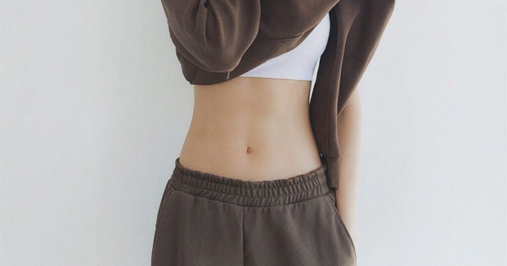 Idol-Turned-Actress Shows Off 21-Inch Waist Idol-Turned-Actress Shows Off 21-Inch Waist