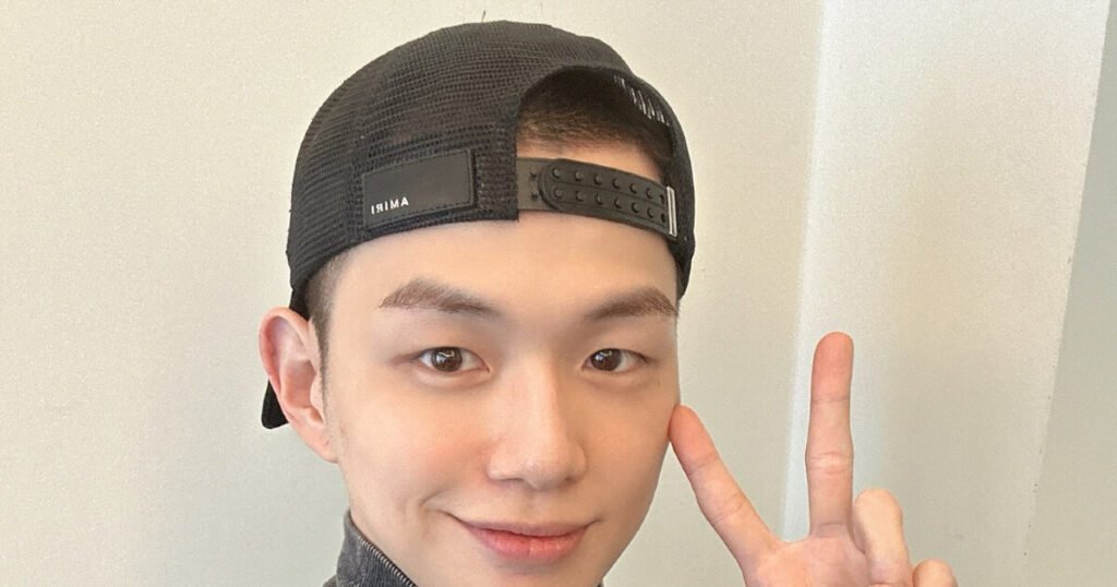 Kang Daniel Enlists In The Military Today