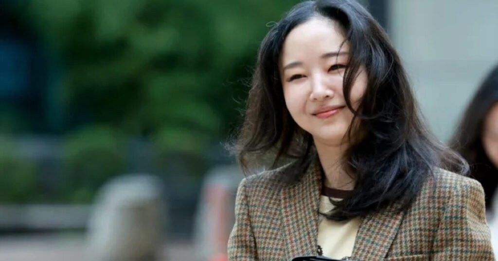 Min Hee Jin’s Ooak Records To Debut Boy Group That Breaks Away From “Conventional Frameworks” Min Hee Jin's Ooak Records To Debut Boy Group That Breaks Away From "Conventional Frameworks"