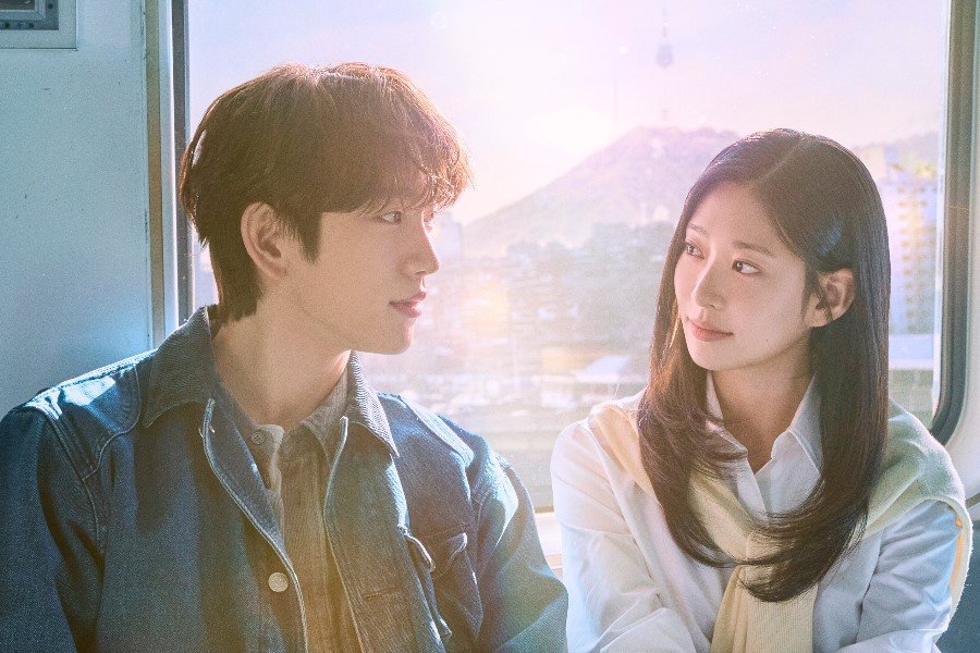 Park Jinyoung And Kim Min Ju’s Gazes Remain Filled With Deep Feelings In New Drama “Shining” Posters Park Jinyoung And Kim Min Ju’s Gazes Remain Filled With Deep Feelings In New Drama “Shining” Posters