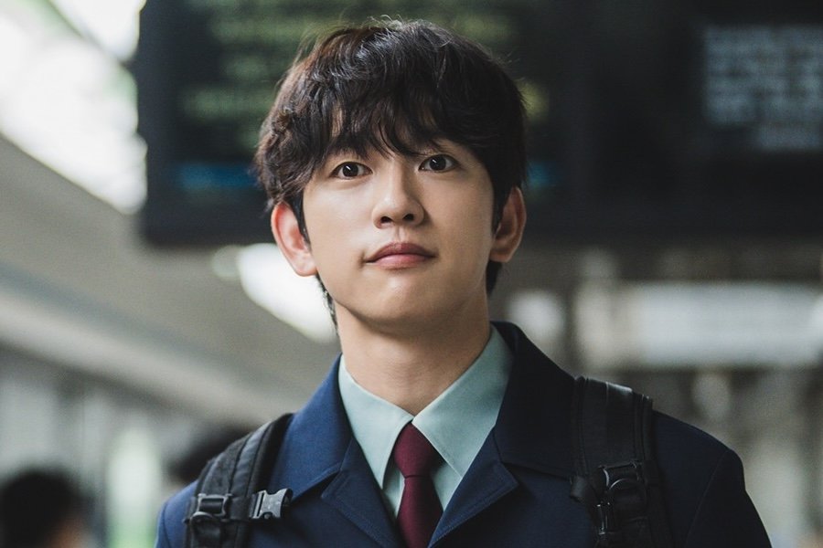 Park Jinyoung Transforms Into A Man Unable To Forget His First Love In New Drama "Shining"