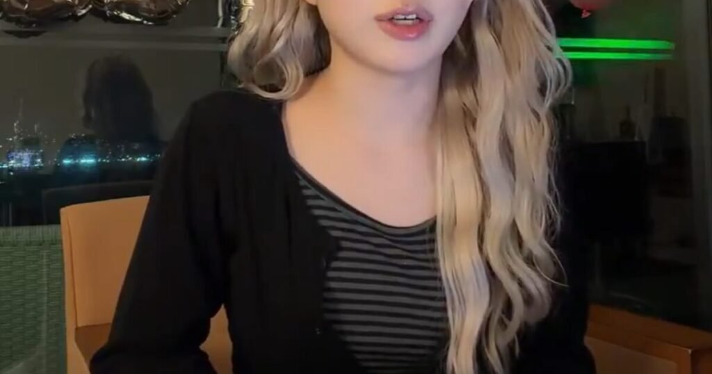 Popular JYP Entertainment Idol Seemingly Faces Dangerous Situation During Live Broadcast Popular JYP Entertainment Idol Seemingly Faces Dangerous Situation During Live Broadcast