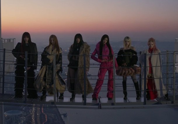 Song Review: IVE – Blackhole