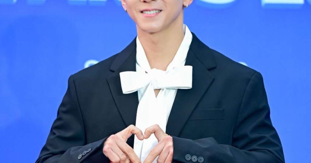 17 Years Single — The SM Entertainment Star Who Has Been Alone The Majority Of His Adult Life 17 Years Single — The SM Entertainment Star Who Has Been Alone The Majority Of His Adult Life