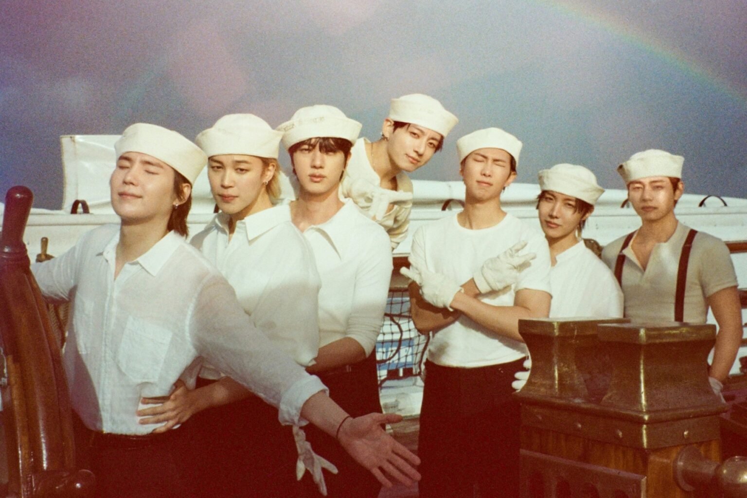 BTS’s “ARIRANG” Debuts At No. 1 On Billboard 200 With Biggest Sales Week Of Any Group In Over A Decade BTS's "ARIRANG" Debuts At No. 1 On Billboard 200 With Biggest Sales Week Of Any Group In Over A Decade