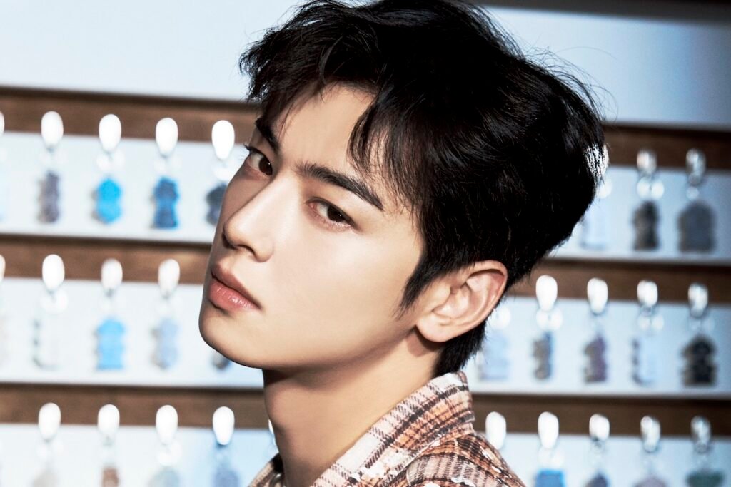 Cha Eun Woo’s Agency Briefly Comments On His Photography Exhibition Cha Eun Woo's Agency Briefly Comments On His Photography Exhibition