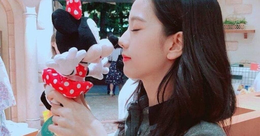 "Disney Addict" BLACKPINK's Jisoo Could Probably Recite The Entire Script Of One Movie Thanks To How Much She's Watched It