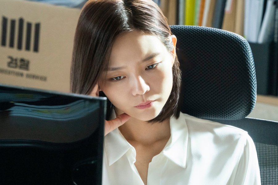 Esom Is A Determined Prosecutor Who Refuses To Bury Case Despite Pressure In New Film “The Ultimate Duo” Esom Is A Determined Prosecutor Who Refuses To Bury Case Despite Pressure In New Film “The Ultimate Duo”