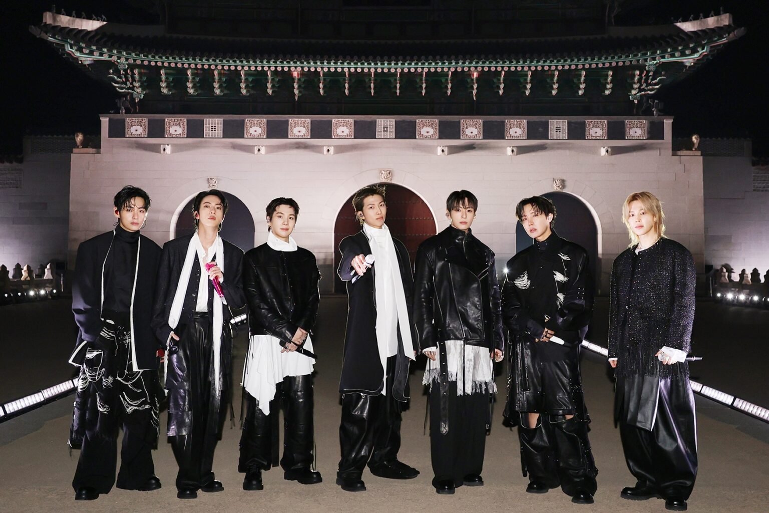 HYBE Apologizes + Expresses Gratitude After BTS's Gwanghwamun Comeback Event