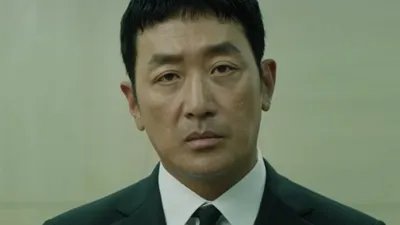 Ha Jung Woo Struggles With Debt in New Trailer for "Mad Concrete Dreams"