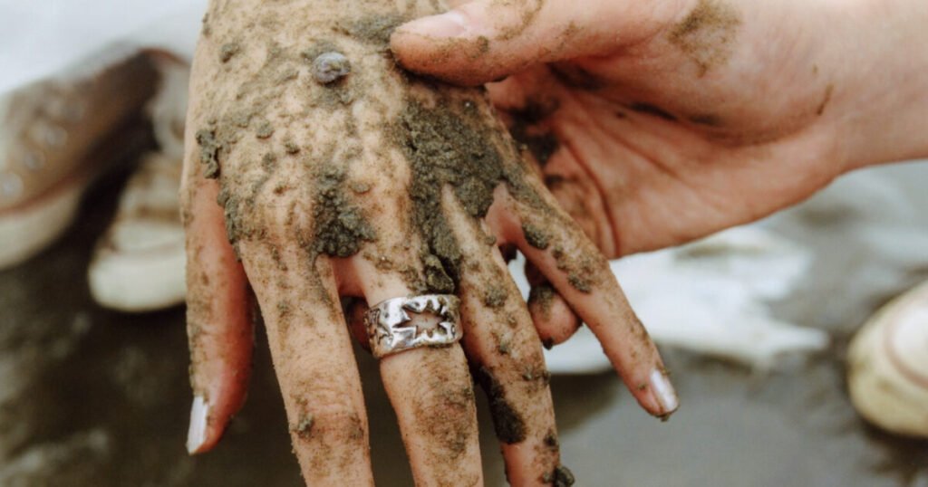 "Idols' Idol" Vocalist Gets Married After 15 Years of Dating