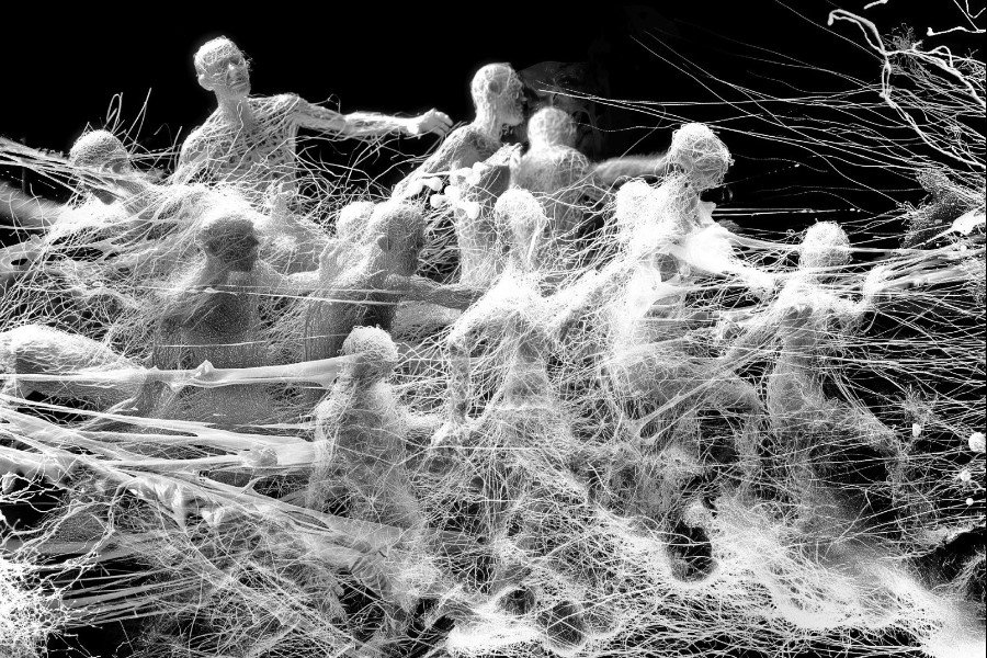 Jun Ji Hyun And Koo Kyo Hwan’s New Film "Colony" Unveils Premiere Plans With Intriguing First Poster