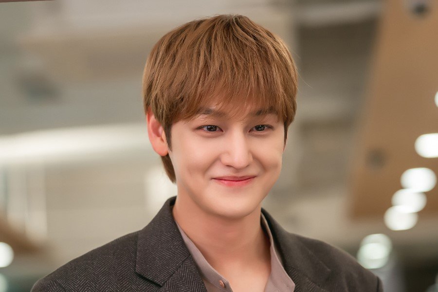Kim Bum Transforms Into An Executive Director Of A Global Skincare Brand In New Drama “Sold Out On You”