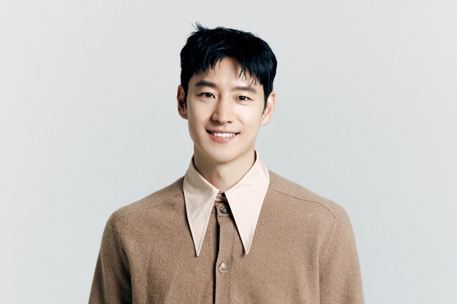 Lee Je Hoon Makes Heartfelt Donation For Cancer And Underprivileged Patients