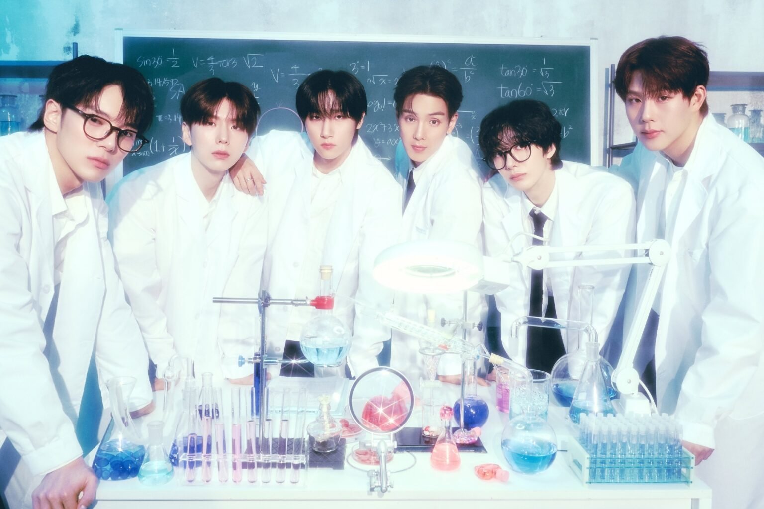 MONSTA X Reveals Comeback Schedule For New English Album "Unfold"