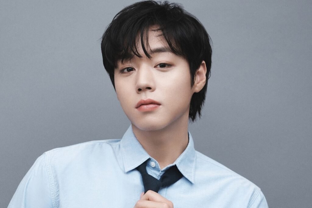 Park Ji Hoon To Make Solo Comeback