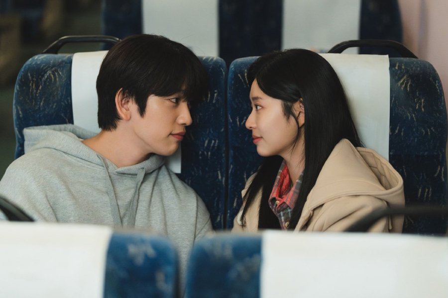 Park Jinyoung And Kim Min Ju Rate Their Chemistry 100 Points And Reflect On Their Characters’ Bond In “Still Shining”