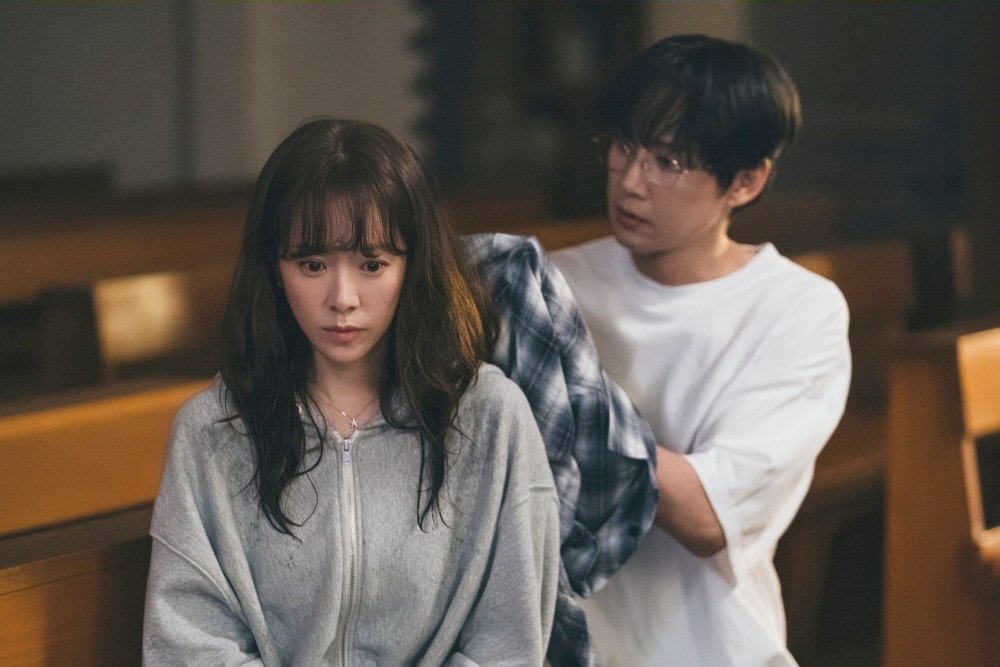 Park Sung Hoon Tenderly Dries Han Ji Min's Hair In "The Practical Guide To Love"