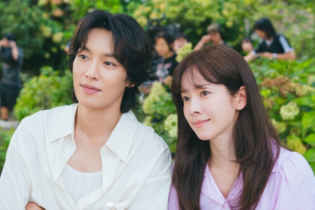 “The Practical Guide To Love” Reveals Behind-The-Scenes Photos Of Han Ji Min, Park Sung Hoon, And Lee Ki Taek On Set "The Practical Guide To Love" Reveals Behind-The-Scenes Photos Of Han Ji Min, Park Sung Hoon, And Lee Ki Taek On Set