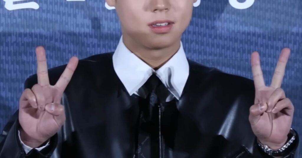 Top Idol-Turned-Actor’s Agency Gets Praised For Smart Solution To Stopping Ticket Scalpers Top Idol-Turned-Actor's Agency Gets Praised For Smart Solution To Stopping Ticket Scalpers