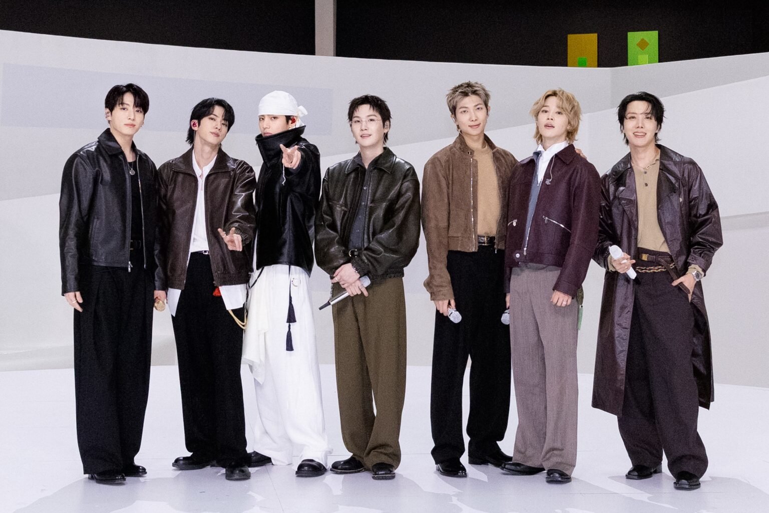 Watch: BTS Takes 4th Win For “SWIM” On “Inkigayo”; Performances By ITZY’s Yuna, VERIVERY’s Kangmin, And More Watch: BTS Takes 4th Win For "SWIM" On "Inkigayo"; Performances By ITZY's Yuna, VERIVERY's Kangmin, And More