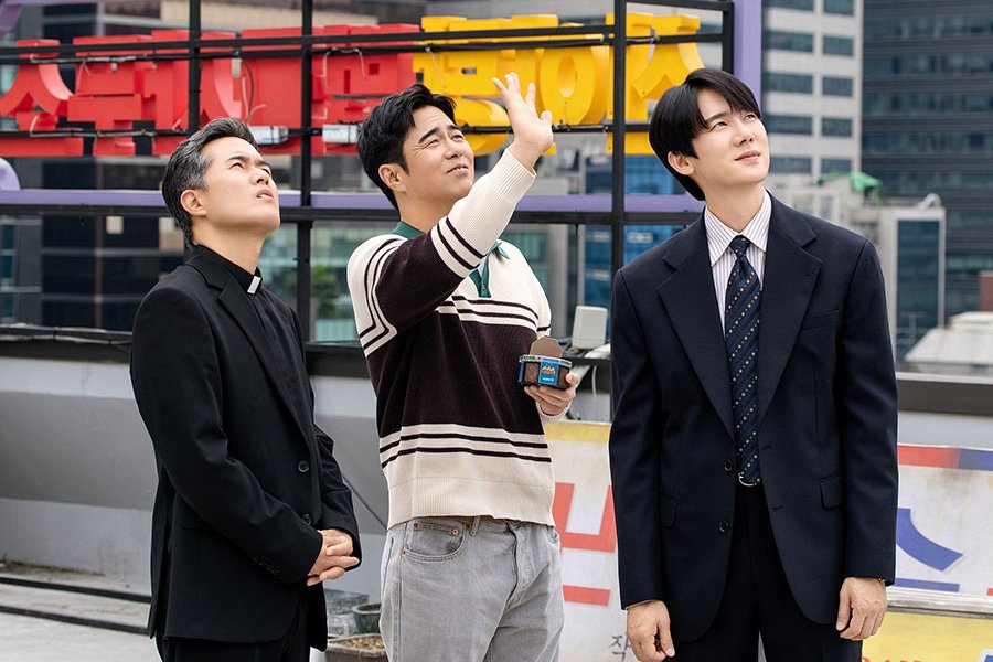 Yoo Yeon Seok, Jeon Seok Ho, And Jung Seung Gil Unite As A Quirky New Squad In “Phantom Lawyer”